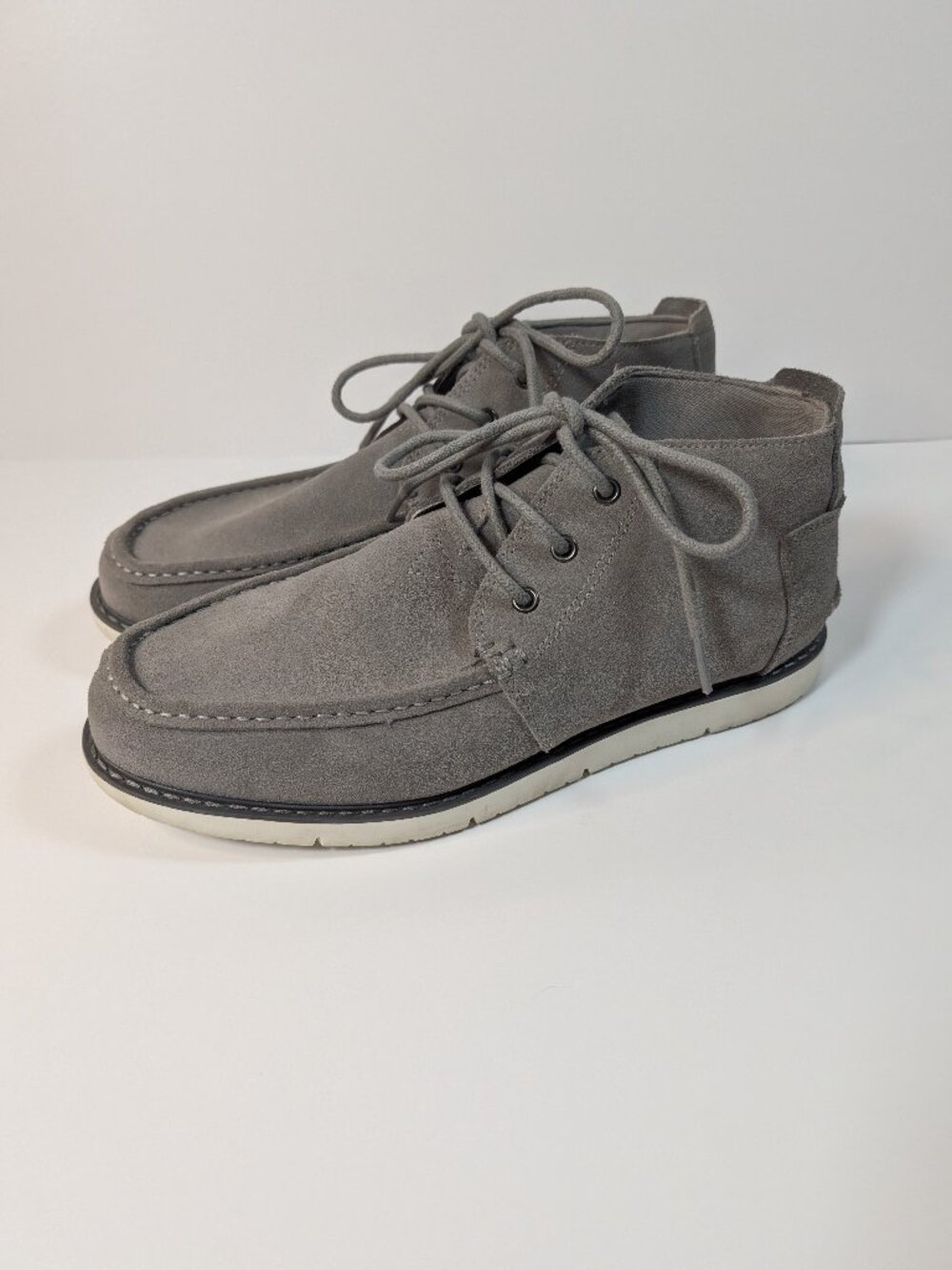 Like new TOMS Gray Navi Moc Chukka Men's Boot Size 11